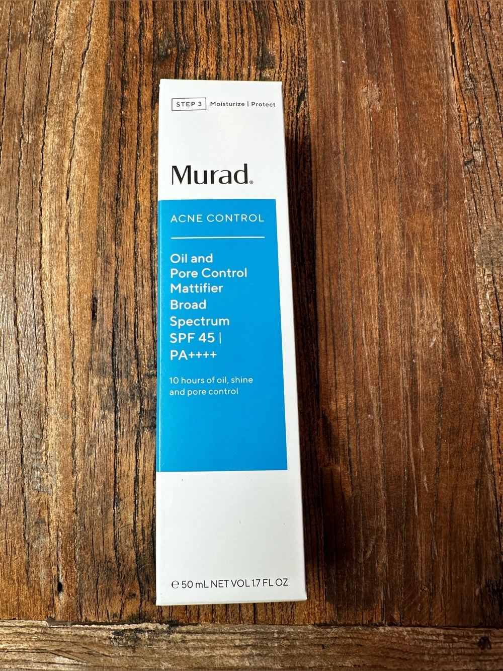 Murad Acne Control Oil & Pore Mattifier SPF 45 â Blue and White